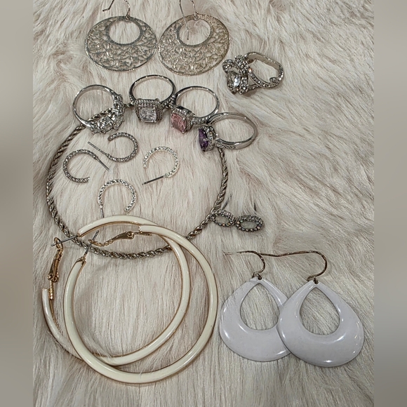 Jewelry - Elegant Silver and White Jewelry Set
